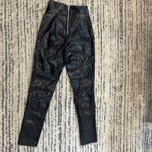 *NEVER WORN* Princess Polly Leather Pants - Picture 3 of 3